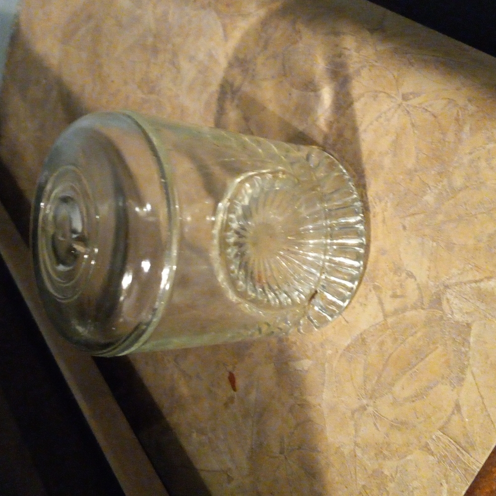 Beautiful smaller dish sunburst bottom w lid